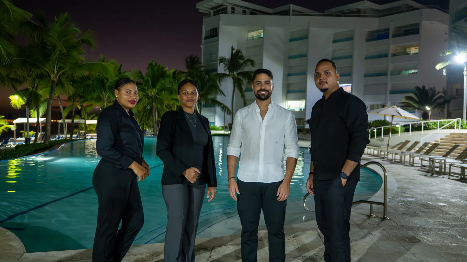 Carlos Joaquín Vázquez y el equipo de Bellamar Vacation Rentals en Juan Dolio